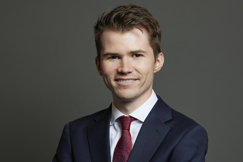 Make Gordon McKee a minister