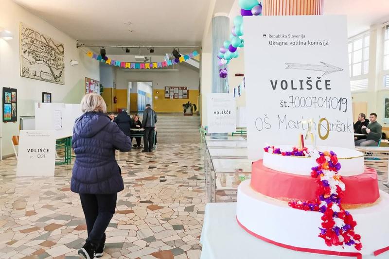 (POGLED) Kolumna Dana Podjeda po referendumu: Človek preživel, človečnost izdihnila