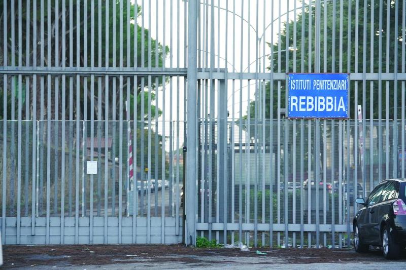 Caldaie fuori uso e termosifoni rotti: qui a Rebibbia si muore di freddo