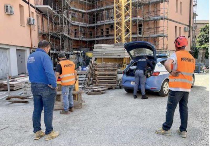 Ferrara, operaio precipita dall’alto e muore: un anno in abbreviato per il datore della vittima