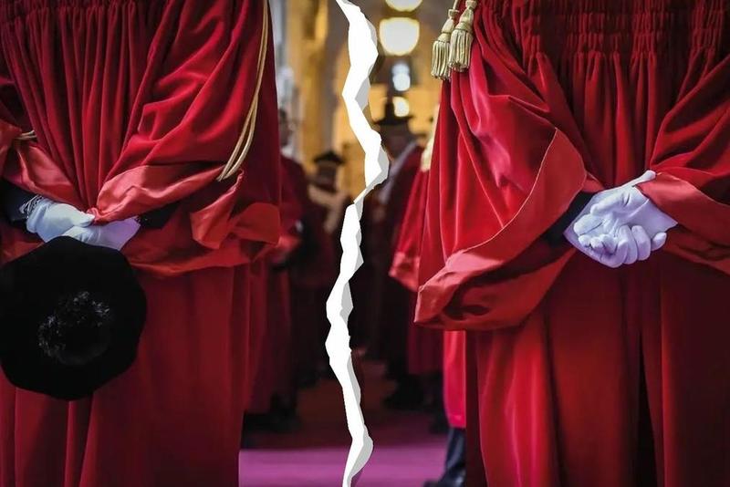 I professori di diritto della “Pisapia” si spaccano sul documento pro riforma