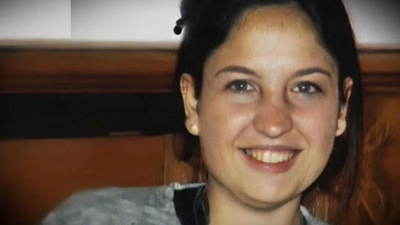 Garlasco: impronte ignote e un servizio bloccato gettano zone d’ombra sul caso di Chiara Poggi