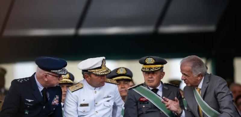 Comandante do Exército acertou com Moraes detalhes da prisão de generais