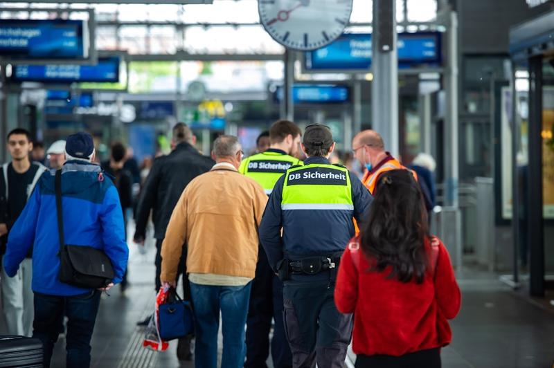 Gewalt an Bahnhöfen nimmt dramatisch zu: Das sagen Berliner über das Ostkreuz