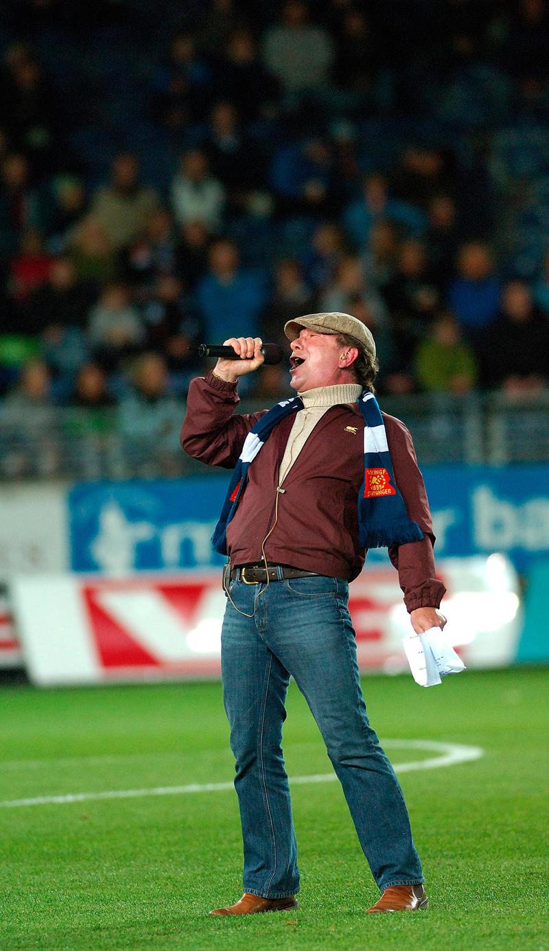 Gi denne mannen en gate og en statue!