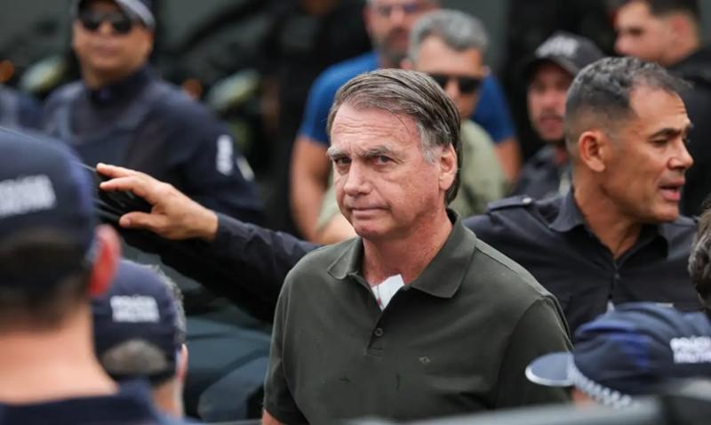 Jair Bolsonaro é causa finita, resta agora a direita escolher se o terá como tornozeleira Jair Bolsonaro é causa finita, resta agora a direita escolher se o terá como tornozeleira