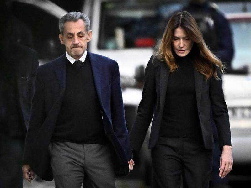 Sarkozy, nuova condanna definitiva per il caso Bygmalion: l'ex presidente potrebbe essere costretto al braccialetto elettronico, ma non tornerà in carcere