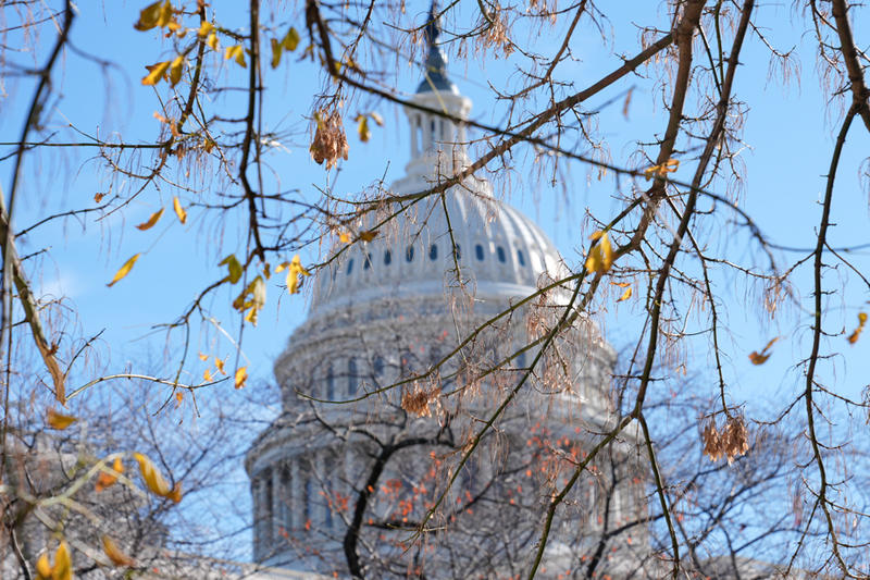 Les démocrates passent à l’offensive