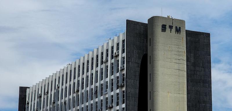 STM emite nota sobre ofício do STF e divulga relatório sobre perda de cargos e patentes nas FAs