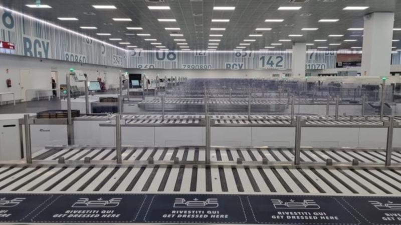 Aeroporto di Orio, ecco il nuovo terminal partenze: 14 linee di controlli sicurezza hi-tec- Foto Aeroporto di Orio, ecco il nuovo terminal partenze: 14 linee di controlli sicurezza hi-tec- Foto