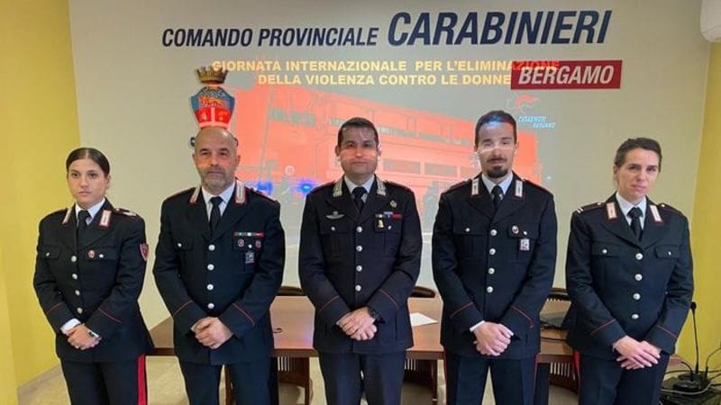 I carabinieri di Bergamo: «Ogni giorno dieci donne ci chiedono aiuto» - Video I carabinieri di Bergamo: «Ogni giorno dieci donne ci chiedono aiuto» - Video