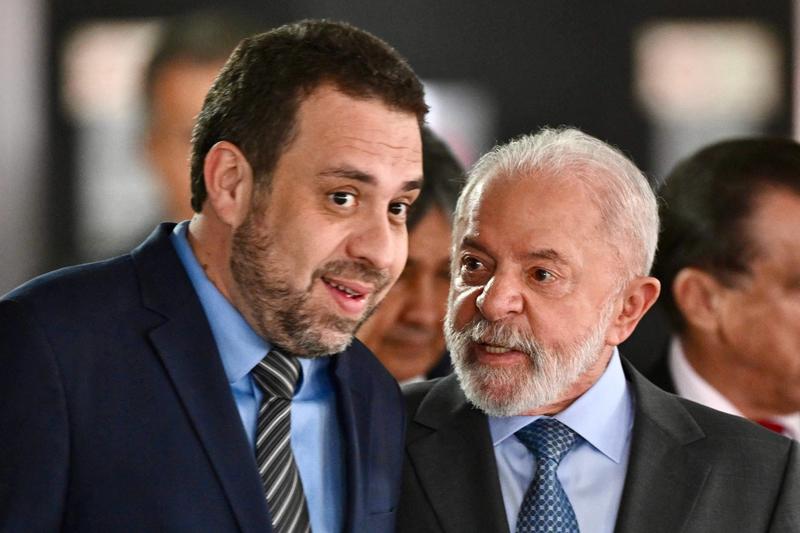 Lula e Boulos sobem no palanque e dão pistas do programa social e trabalhista para 2026
