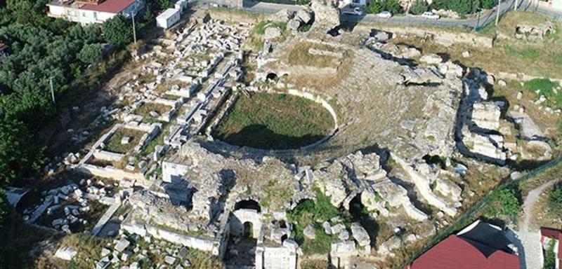 İZNİK KONSİLİ’NİN 1700. YILI VE PAPANIN ZİYARETİ İZNİK KONSİLİ’NİN 1700. YILI VE PAPANIN ZİYARETİ