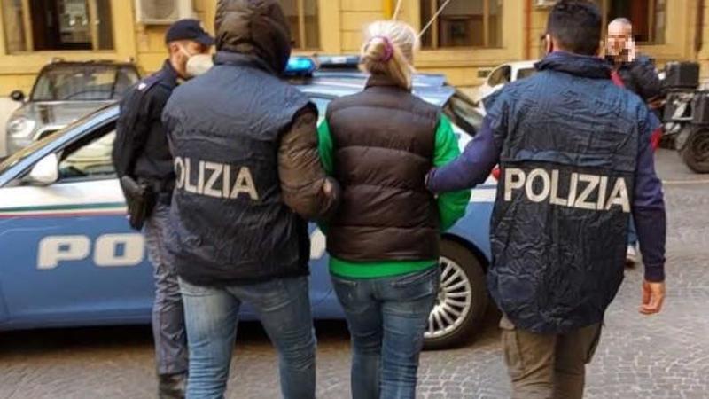 Ragazzino sequestrato a scuola: blitz nel casolare, preso un rapitore