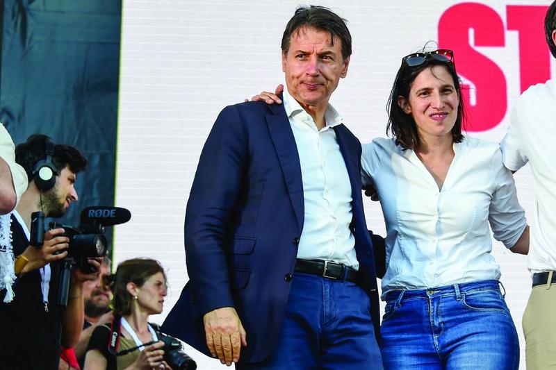 Campolargo, caccia alla leadership: Schlein ci crede, Conte rinvia... Campolargo, caccia alla leadership: Schlein ci crede, Conte rinvia...