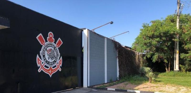 Empresa alvo de ação da PF em CT cobra quase R$ 1 milhão do Corinthians