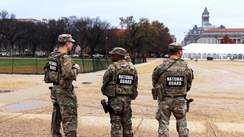 Spari alla Casa Bianca, Washington «occupata» dagli uomini in mimetica. E Trump ne invia altri 500