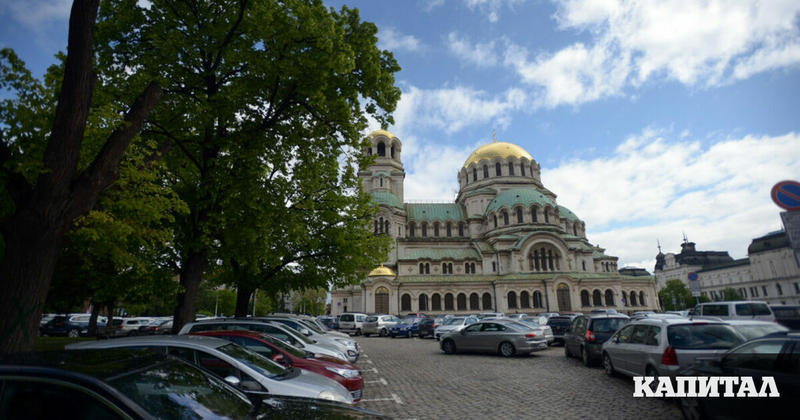 Медийна сергия | Лимузината в двора, а паркингът 