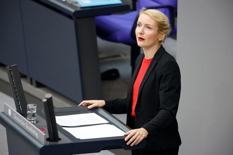 Linkspartei: Zusammen mit Merz für Altersarmut?