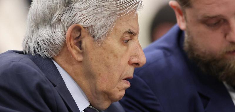 Ninguém toca no general