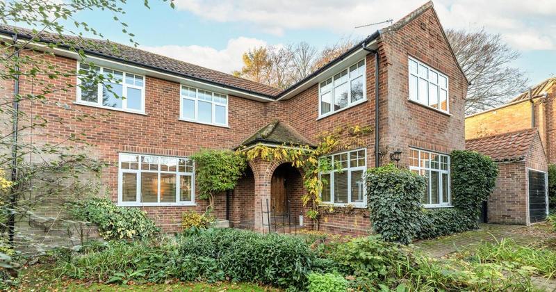 Detached family home on Recreation Road for sale at £650,000 Detached family home on Recreation Road for sale at £650,000