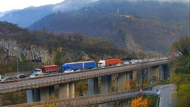 Val Brembana in coda, sale la protesta. Ma per la frana a Clanezzo fondi lontani Val Brembana in coda, sale la protesta. Ma per la frana a Clanezzo fondi lontani
