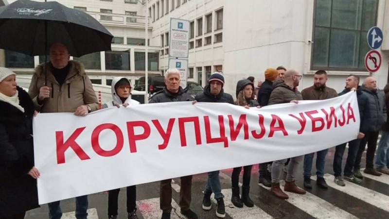 Mi smo deo gramzivog sveta Mi smo deo gramzivog sveta