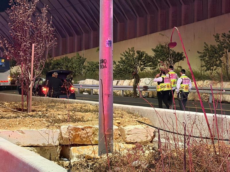 Off-duty soldier shoots Palestinian near Jerusalem who tried to enter Israel illegally Off-duty soldier shoots Palestinian near Jerusalem who tried to enter Israel illegally