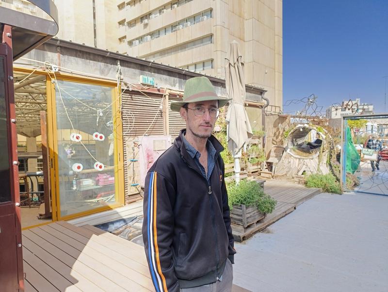 Stressed from war and urban congestion, Israelis take to city rooftops to garden Stressed from war and urban congestion, Israelis take to city rooftops to garden
