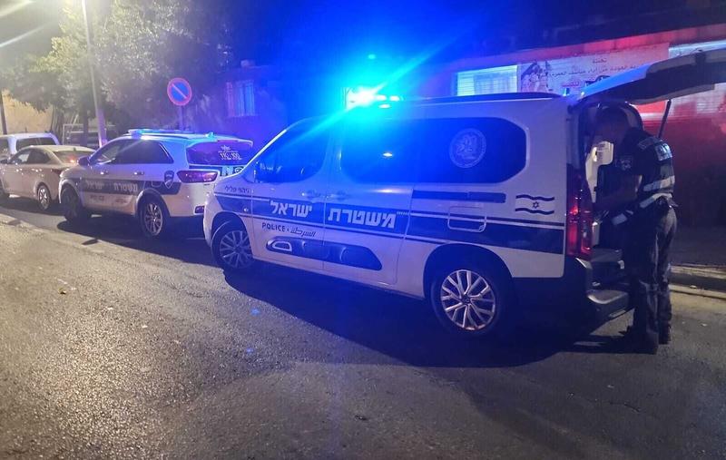 Police arrest four Tel Aviv clubgoers after they threaten and try to bite cops Police arrest four Tel Aviv clubgoers after they threaten and try to bite cops