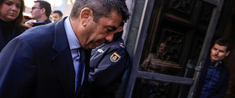 Los 17 minutos de Mazón en su sucesión: ni él quería estar ni nadie que estuviese