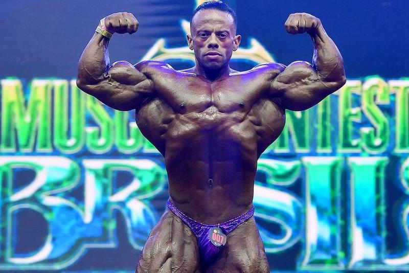 Vice-campeão, Fabrício Moreira competiu no Olympia Brasil 2025 com lesão no joelho