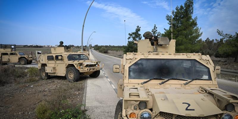 Siedlergruppe dringt nach Syrien ein: IDF nimmt acht Personen fest Siedlergruppe dringt nach Syrien ein: IDF nimmt acht Personen fest