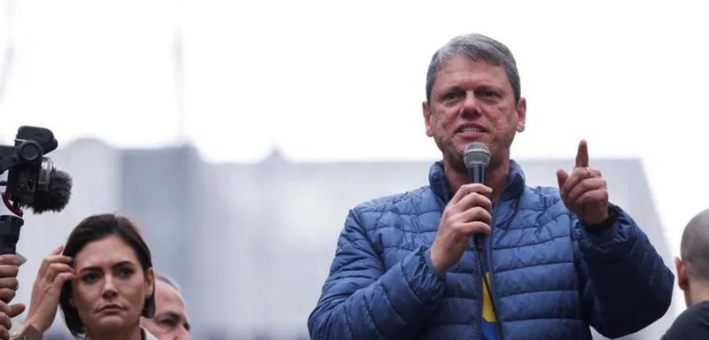 Só Tarcísio pode trair Bolsonaro