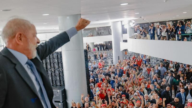 A nova democratização do Brasil