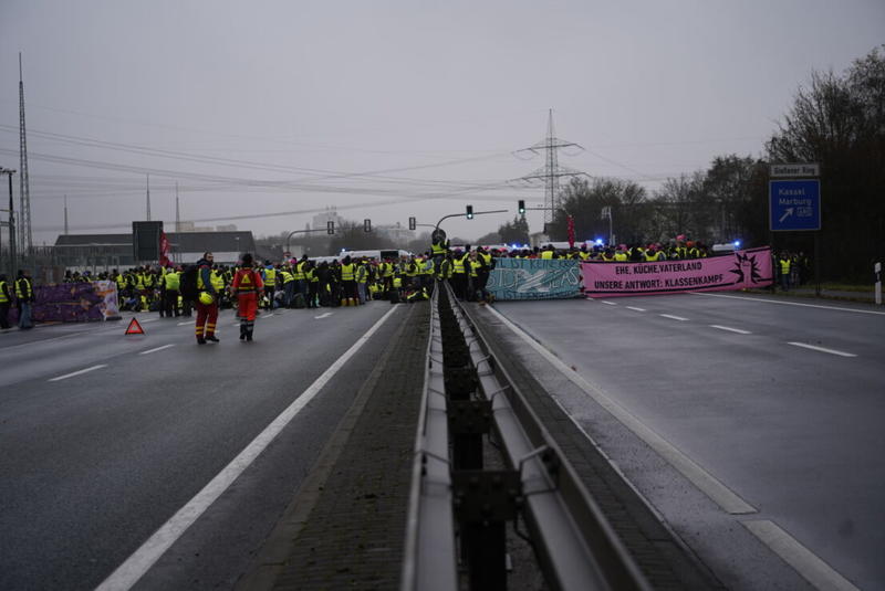 Liveticker aus Gießen: Zehntausende wollen AfD-Jugend blockieren