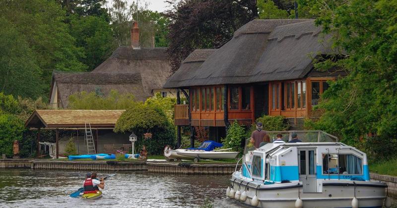 Boaters to pay more to use Broads... and be hit with fines for non-payment Boaters to pay more to use Broads... and be hit with fines for non-payment