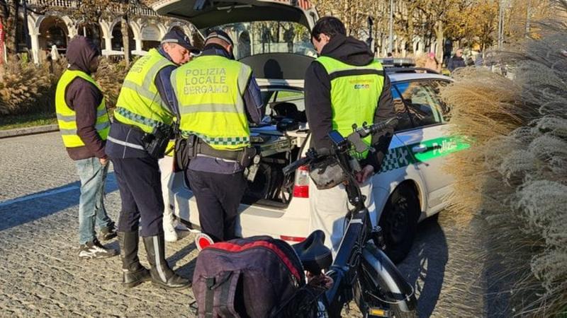 Bergamo, e-bike e motorini truccati: 5 controlli e altrettante sanzioni Bergamo, e-bike e motorini truccati: 5 controlli e altrettante sanzioni
