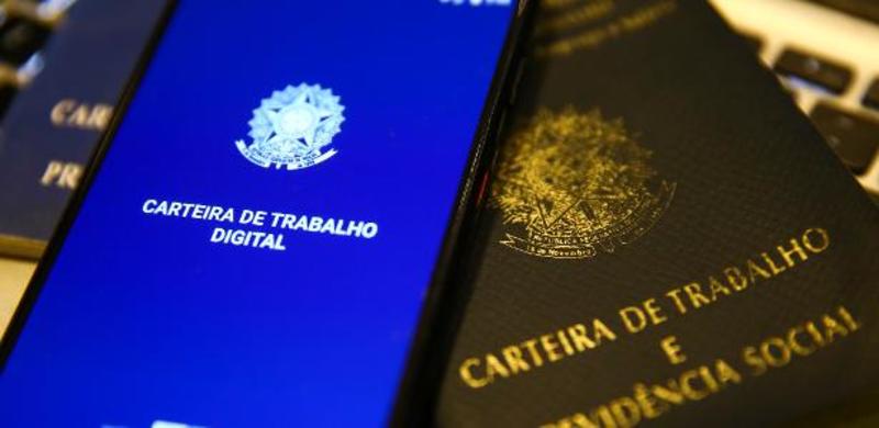 Mercado de trabalho se mantém aquecido