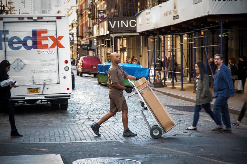 FedEx and UPS Don’t Need to Join the Gig Economy