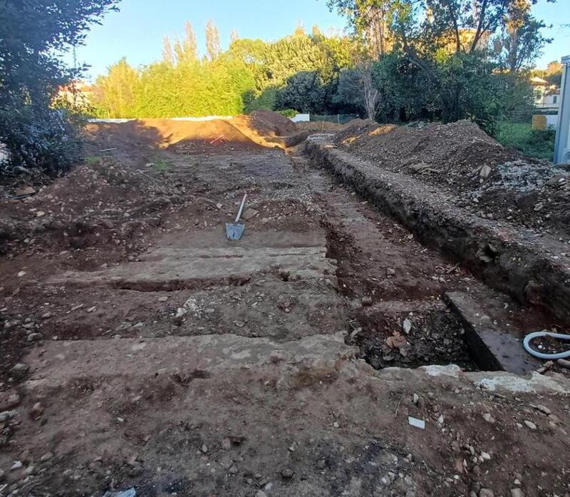 Livorno, nel cantiere del polo scolastico spunta un vecchio pozzo. E arriva l'archeologa