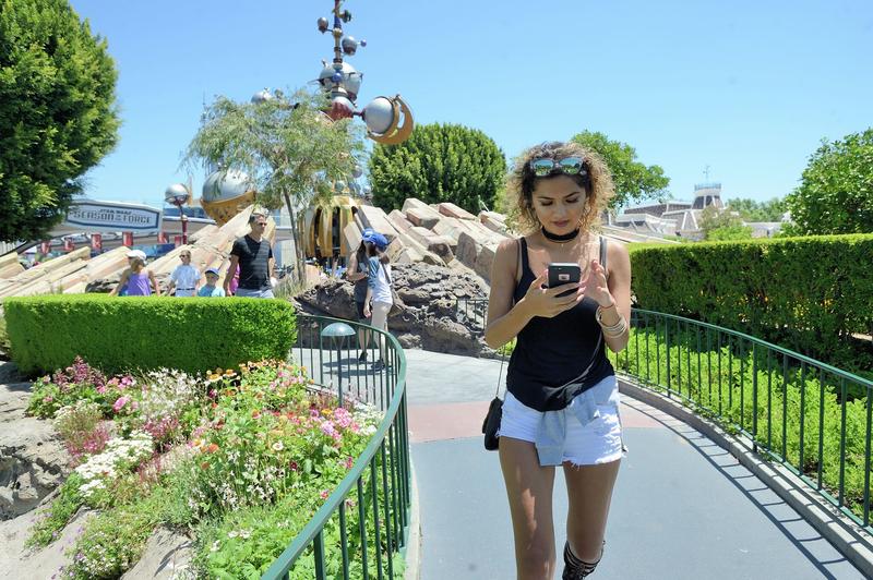 Disneyland's new plan to get everyone off their phones