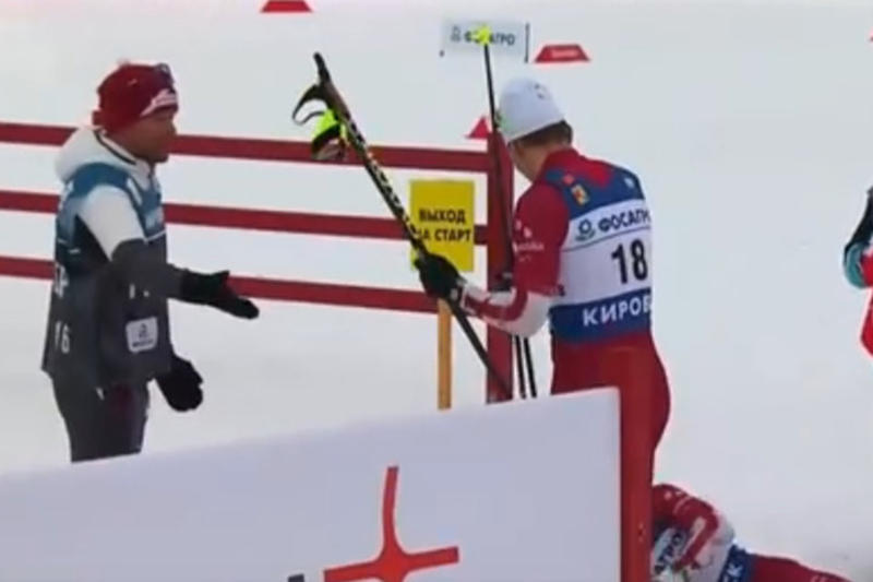 Шок от Большунова: упал во время полуфинала, толкнул коллегу после финиша