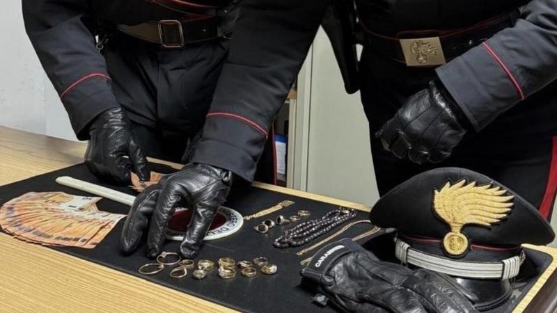 Truffa finto carabiniere, fuga e inseguimento sull’E45: bloccata coppia di malfattori