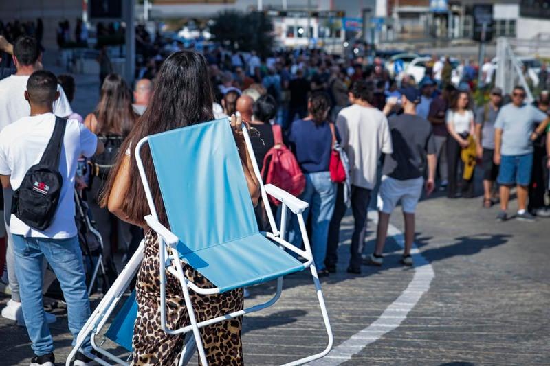Thousands of Israelis line up for appointment to obtain Portuguese citizenship Thousands of Israelis line up for appointment to obtain Portuguese citizenship