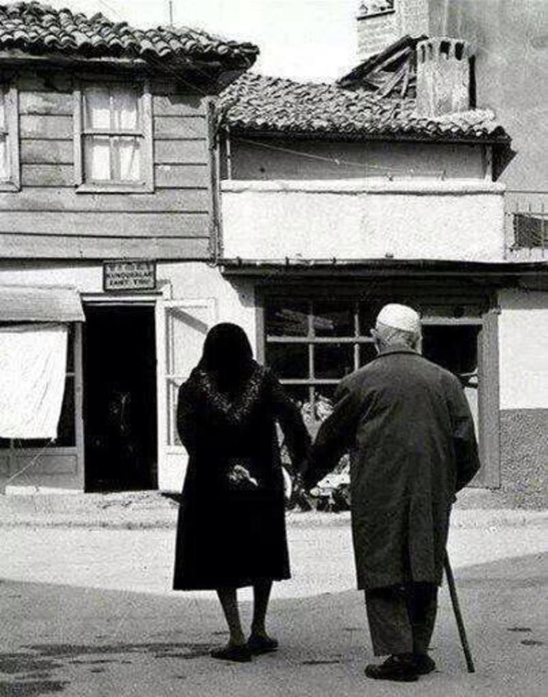 “En Küçük Devlet: Aile” “En Küçük Devlet: Aile”