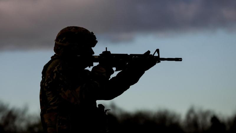 Lo psicodramma immotivato in Francia e Italia sulla leva militare (e l'unico piano «serio» emerso finora)