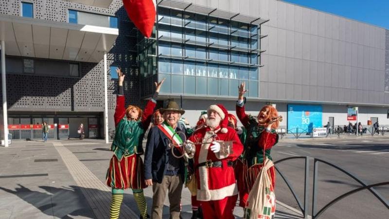 Magia all’aeroporto di Orio al Serio: è atterrato Babbo Natale