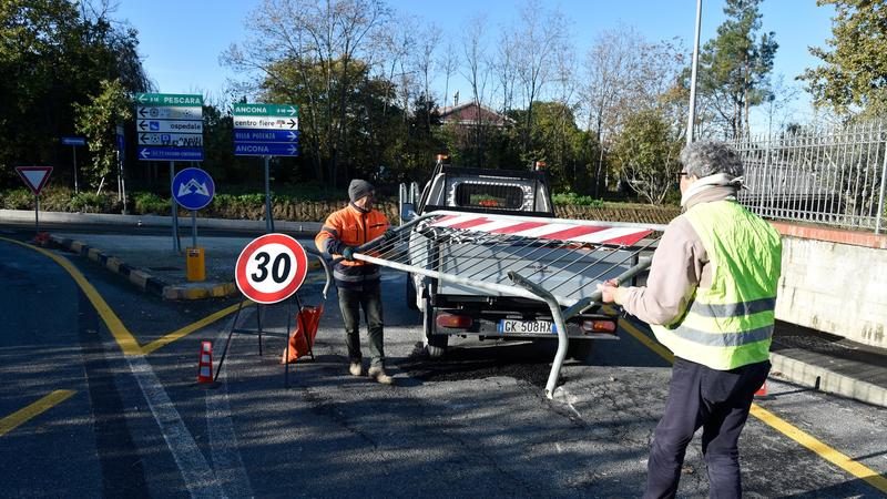 La lunga attesa è finita: riaperta via dei Velini, limite di velocità a 30