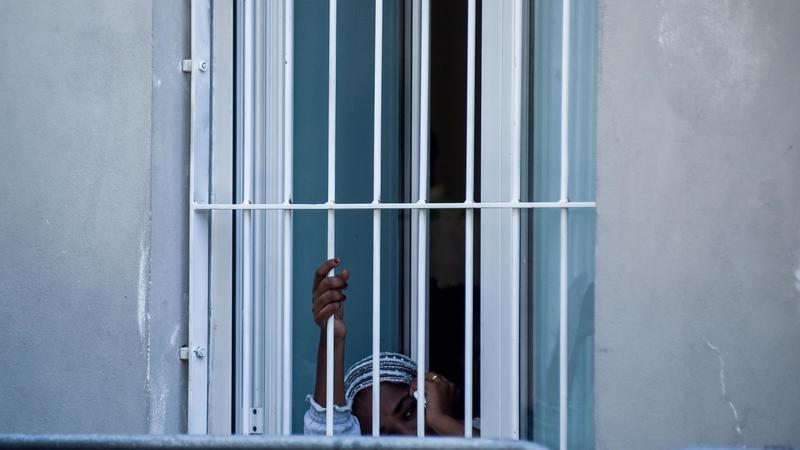 Costretta a prostituirsi sotto lo schiaffo del maleficio “juju”, ragazza nigeriana fugge e ottiene lo status di rifugiata